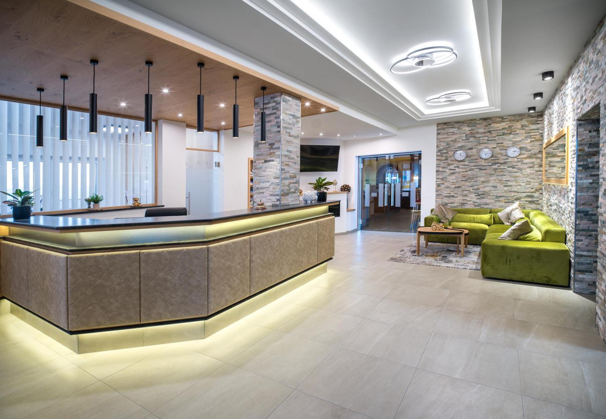 Ferienhotel Hofer Superior Strass im Attergau Екстер'єр фото